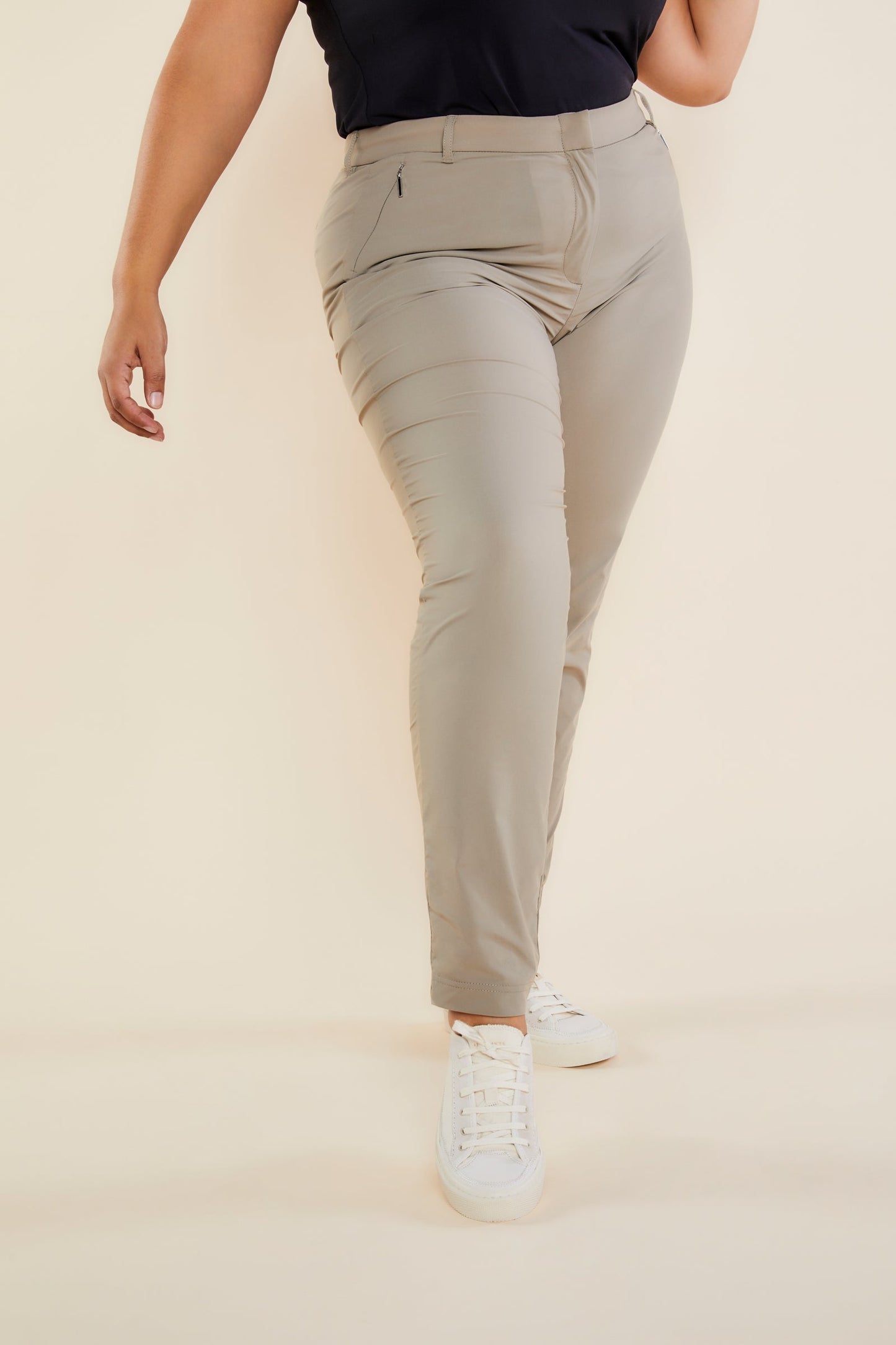 The Thea Curvy Pant